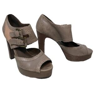 Halogen 80’s Inspired platform sandal Leather "Lynden' 6 M